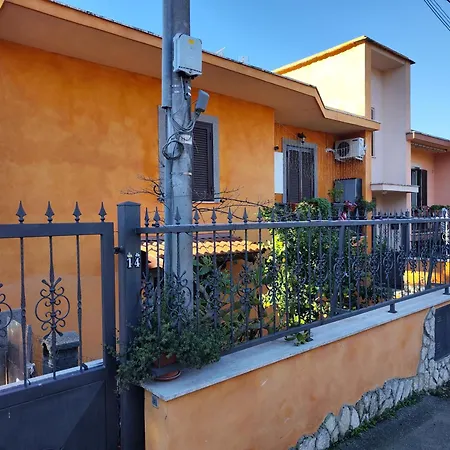 Domus Laurenza Guest house Acilia